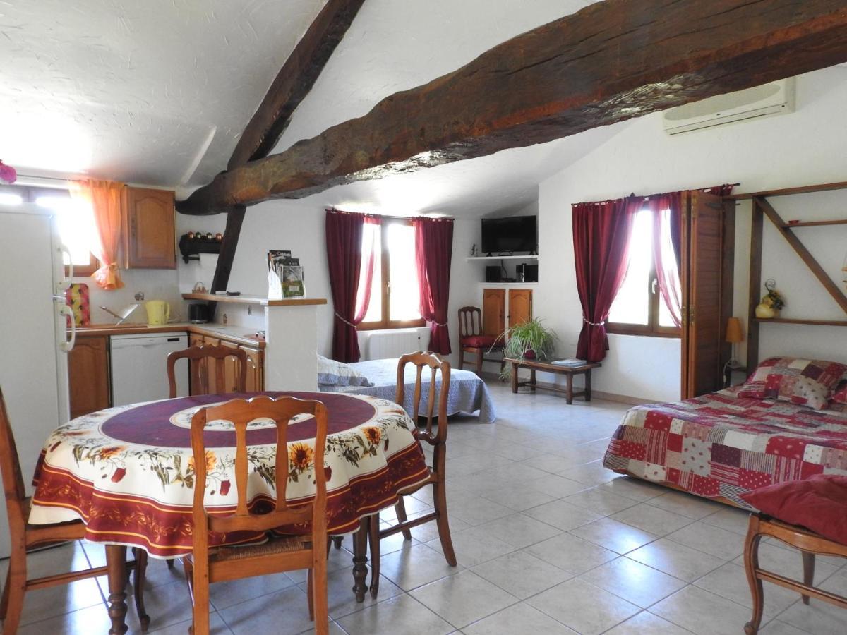Villa La Charmatiere Haute-Rivoire Habitación foto